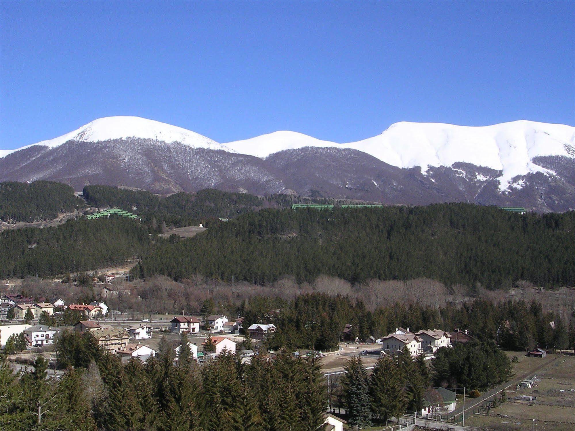 Hotel Orso Bianco Pescasseroli Buitenkant foto